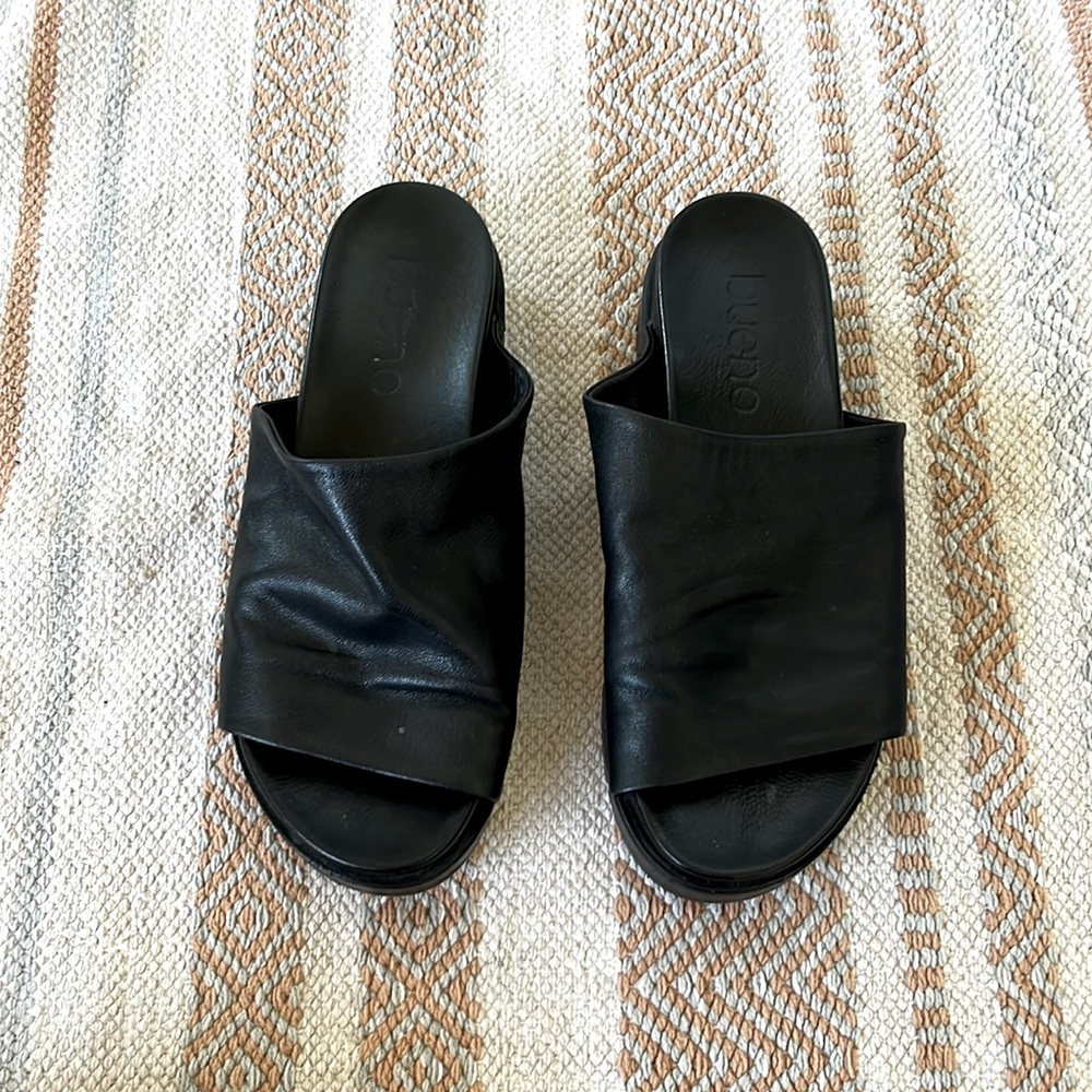 Bueno Black Slide Sandals